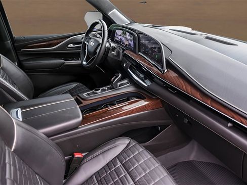 Certified 2023 Cadillac Escalade Sport Platinum image 32