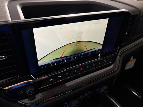 Used 2025 Chevrolet Silverado 1500 ZR2 w/ Technology Package image 32