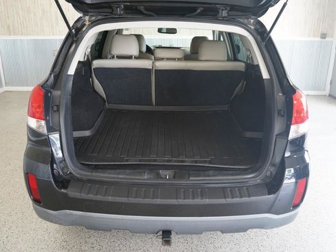 Used 2014 Subaru Outback 2.5i Premium w/ Moonroof Package AWD/4WD image 38