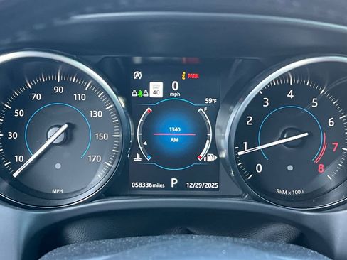 Used 2019 Jaguar F-PACE image 28