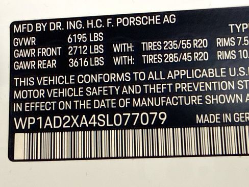Certified 2025 Porsche Macan Electric RWD image 33