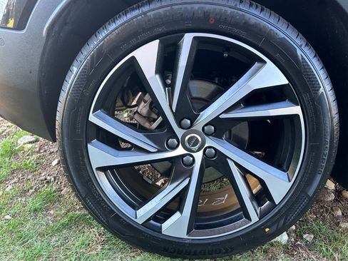 Used 2021 Volvo XC40 T5 R-Design w/ Advanced Package AWD/4WD image 26