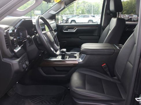 Used 2025 Chevrolet Silverado 1500 LT Trail Boss w/ Convenience Package II AWD/4WD image 20