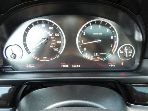 Used 2012 BMW 550i xDrive Sedan image 43