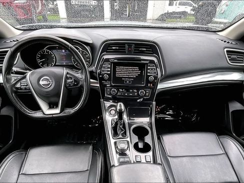 Used 2023 Nissan Maxima SL FWD image 9