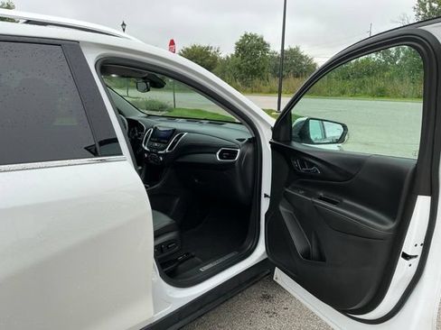 Used 2021 Chevrolet Equinox Premier AWD/4WD image 17