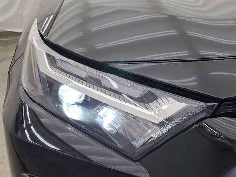 Certified 2023 Toyota RAV4 XLE Premium AWD/4WD image 32