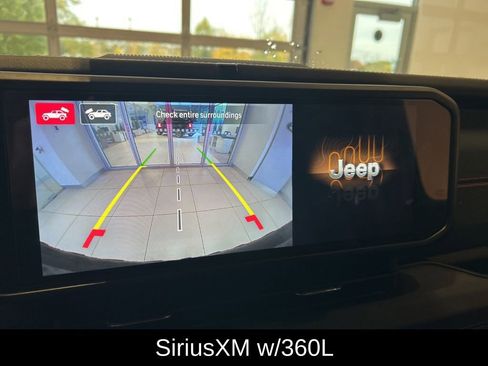 Used 2024 Jeep Wrangler Rubicon image 12