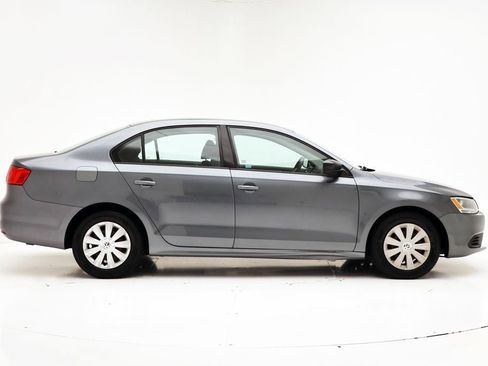 Used 2013 Volkswagen Jetta S image 2