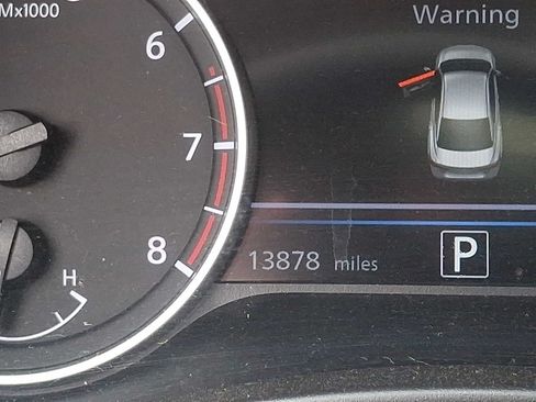 Used 2024 Nissan Sentra SR w/ SR Premium Package FWD image 17