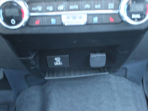 Used 2022 Ford F250 Lariat w/ Lariat Value Package image 33