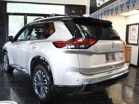 Used 2025 Nissan Rogue Platinum w/ Platinum Premium Package AWD/4WD image 11