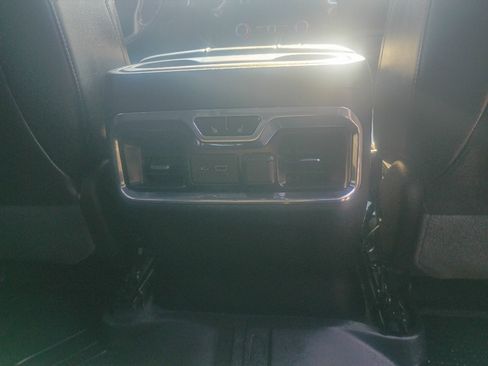 Used 2021 Chevrolet Silverado 2500 High Country w/ Technology Package AWD/4WD image 9