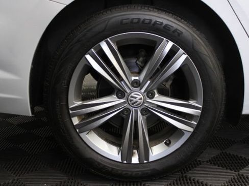 Used 2019 Volkswagen Jetta R-Line w/ R-Line Cold Weather Package FWD image 9