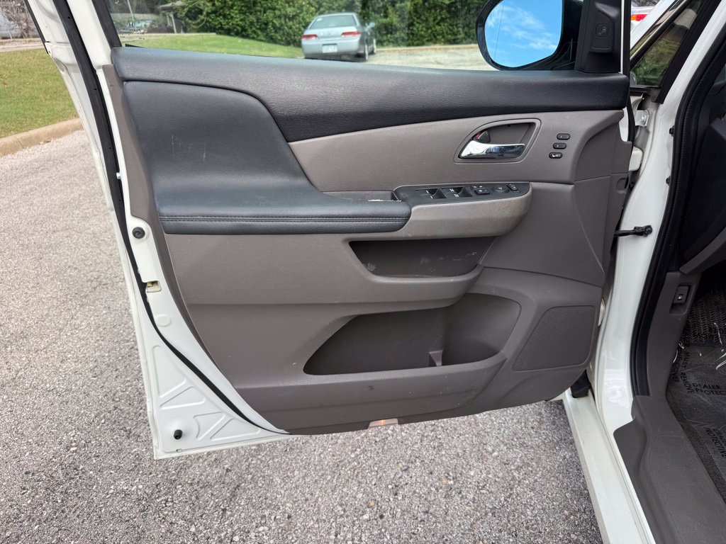 Used 2016 Honda Odyssey Touring Elite image 13