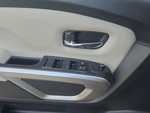 Used 2021 Nissan Titan SV w/ SV Convenience Package image 30