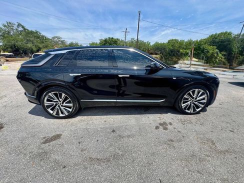 Used 2023 Cadillac Lyriq 2WD image 5