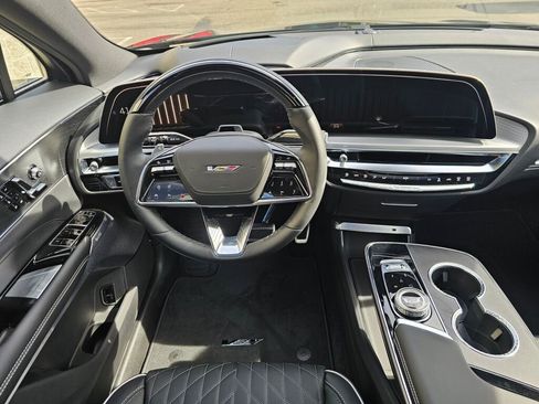 New 2026 Cadillac Lyriq V image 20