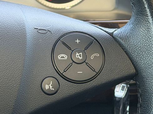 Used 2010 Mercedes-Benz GLK 350 2WD image 24