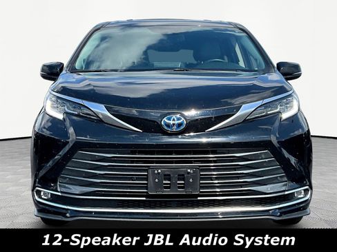 Used 2024 Toyota Sienna Limited AWD/4WD image 2