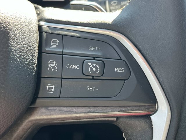Used 2024 Jeep Grand Cherokee L Limited w/ Luxury Tech Group II AWD/4WD image 35