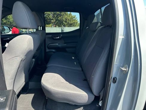 Used 2019 Toyota Tacoma TRD Off-Road w/ Exterior Package AWD/4WD image 8