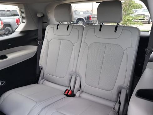 Used 2023 Jeep Grand Cherokee L Overland w/ Luxury Tech Group IV RWD image 10