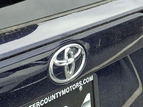 Used 2021 Toyota RAV4 XLE AWD/4WD image 30