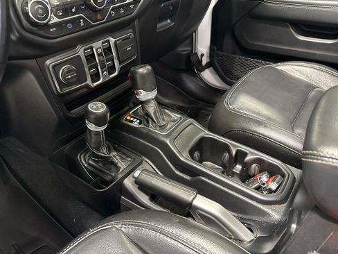 Used 2021 Jeep Wrangler Unlimited Sahara w/ Cold Weather Group AWD/4WD image 14