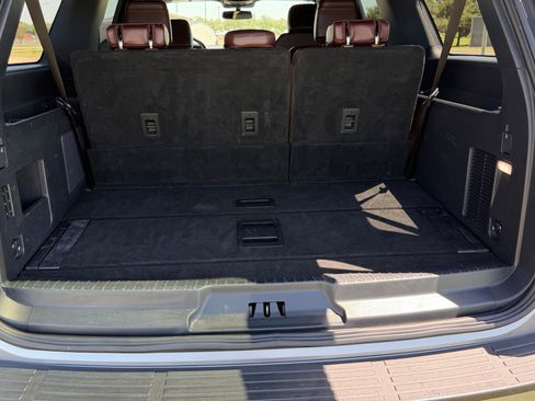 Used 2024 Ford Expedition Max Limited AWD/4WD image 6