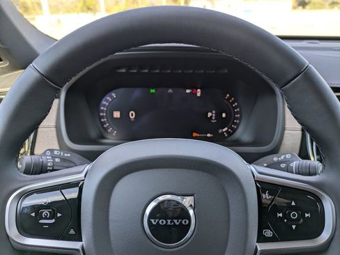 New 2026 Volvo XC90 B6 Plus w/ Protection Package Premier AWD/4WD image 39