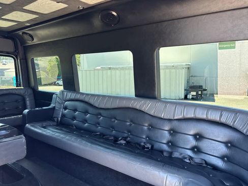Used 2016 Mercedes-Benz Sprinter 2500 image 12