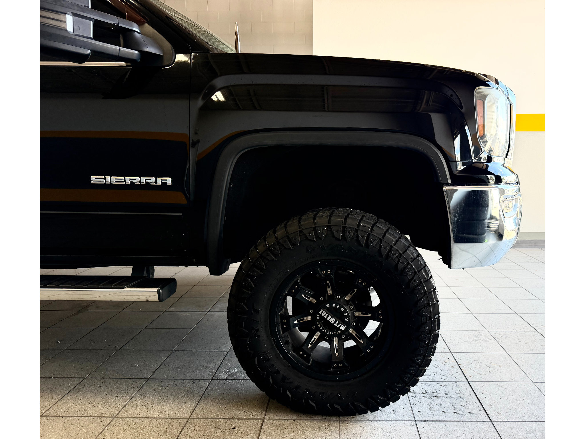 Used 2016 GMC Sierra 1500 SLE w/ Suspension Package, Off-Road AWD/4WD image 4