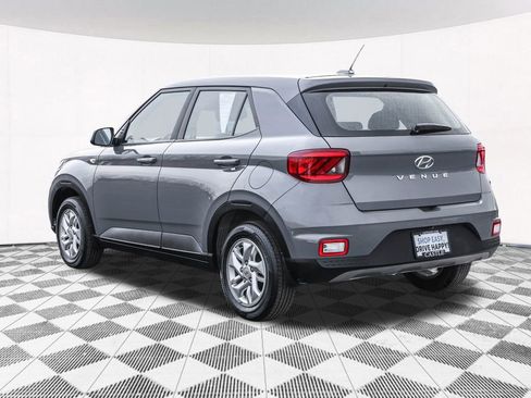 Certified 2023 Hyundai Venue SE image 12