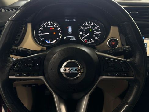 Used 2017 Nissan Rogue SL AWD/4WD image 25