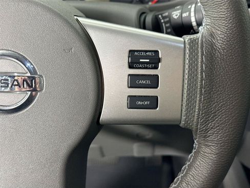Used 2020 Nissan Frontier SV w/ Midnight Edition Floor Mats RWD image 17