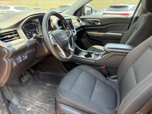 Used 2023 GMC Acadia SLE w/ Driver Convenience Package FWD image 10