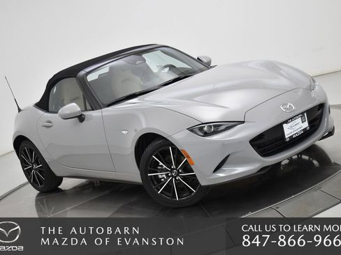 Used 2025 MAZDA MX-5 Miata Grand Touring w/ Weather Package image 2