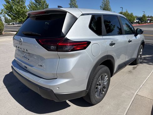 Used 2024 Nissan Rogue S AWD/4WD image 5