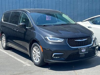 Used 2023 Chrysler Pacifica Touring-L