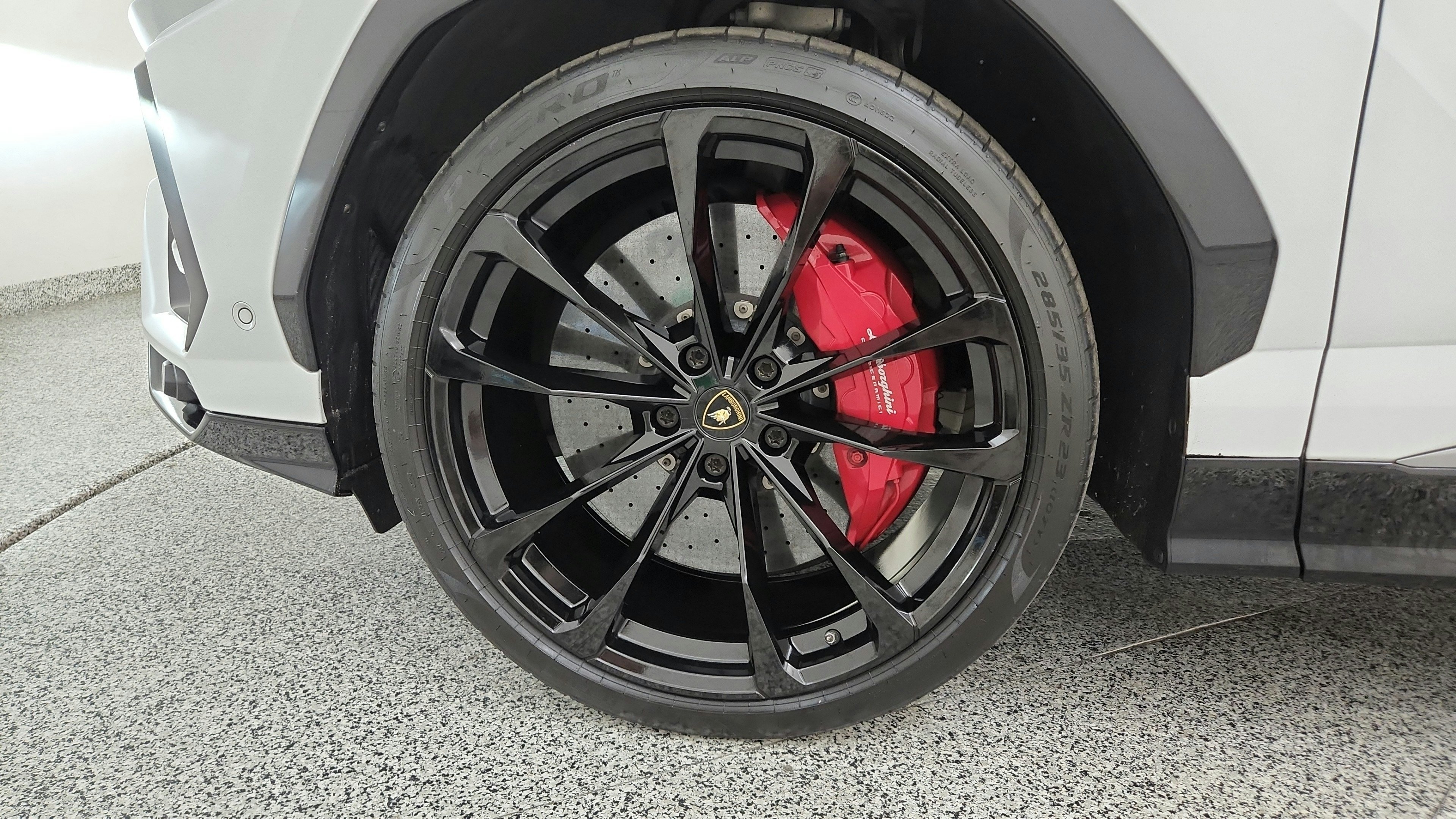 Used 2023 Lamborghini Urus S AWD/4WD image 40