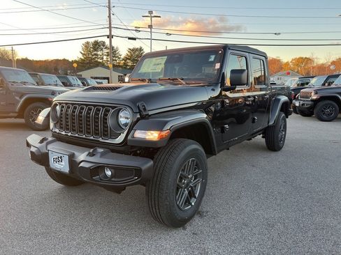 New 2026 Jeep Gladiator Sport image 3