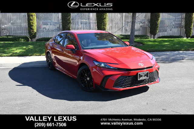 Used 2026 Toyota Camry SE FWD image 1