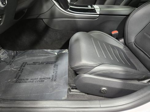 Used 2022 Mercedes-Benz C 300 C 300 w/ AMG Line w/ Night Package image 11