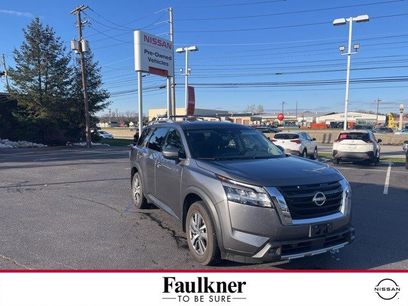 Certified 2023 Nissan Pathfinder SL w/ Lighting Package (N92)