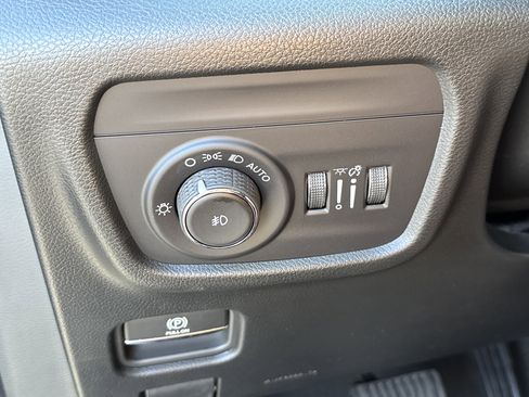 New 2025 Jeep Grand Cherokee Overland w/ Luxury Tech Group IV image 37