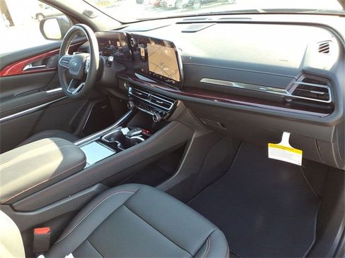 New 2026 Chevrolet Traverse Z71 w/ Enhanced Driving Package image 30