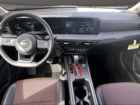 Certified 2025 Nissan Kicks SR w/ Interior Electronics Package FWD image 14