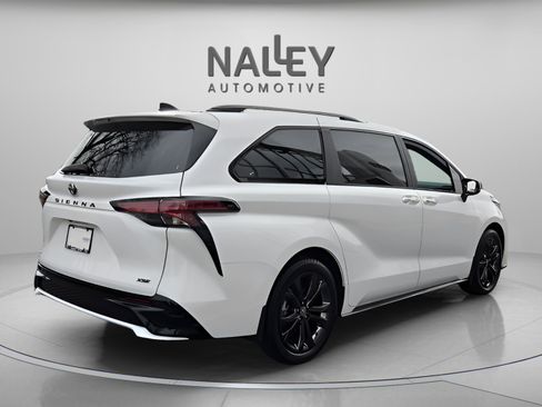 Certified 2025 Toyota Sienna XSE image 5