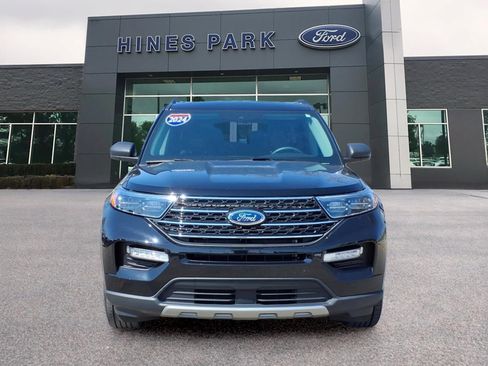 Used 2024 Ford Explorer XLT w/ Equipment Group 202A AWD/4WD image 2